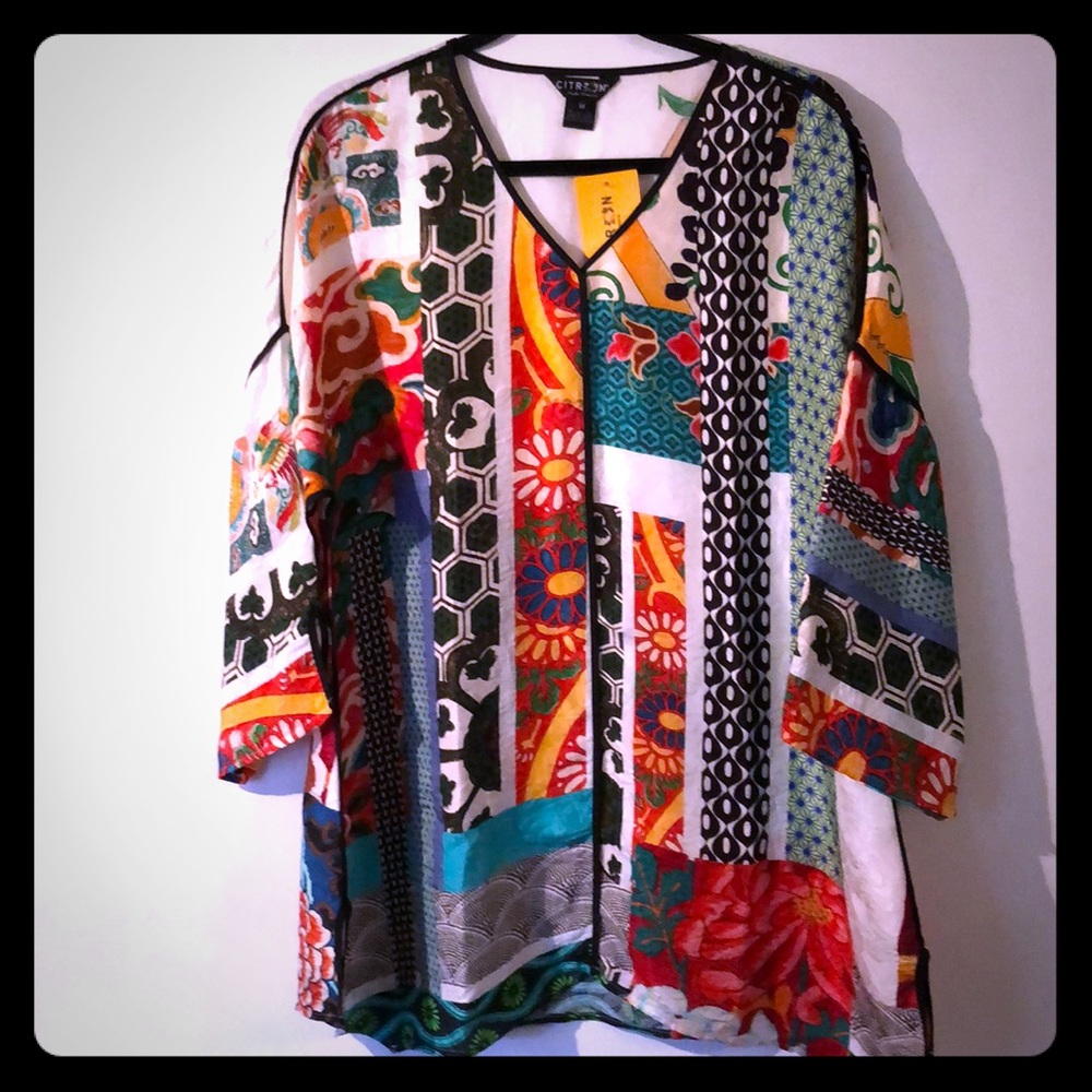 Tunic top with black piping